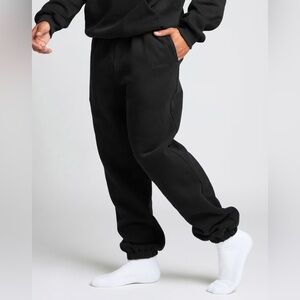 Comfrt Signature Sweatpants in Onyx Black